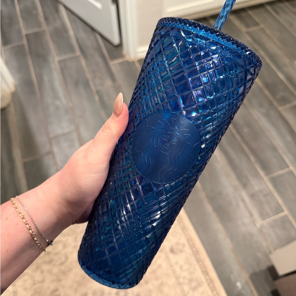 Starbucks 2022 Holiday Azure Blue Diamond-Textured Cold Cup with Straw